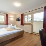 Gaestehaus Rettenbacher 플메스